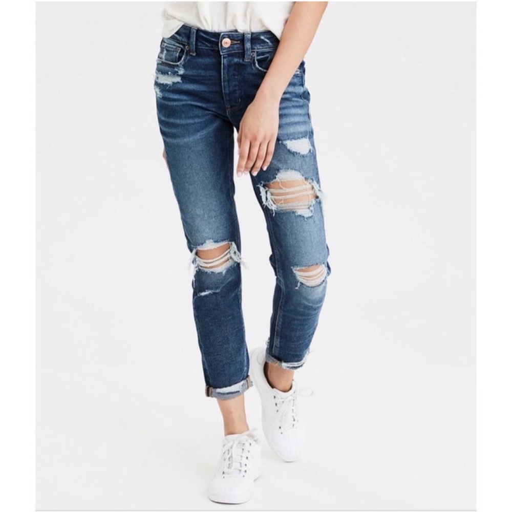 EUC! American Eagle Tomgirl Distressed Blue Jeans, Size 4